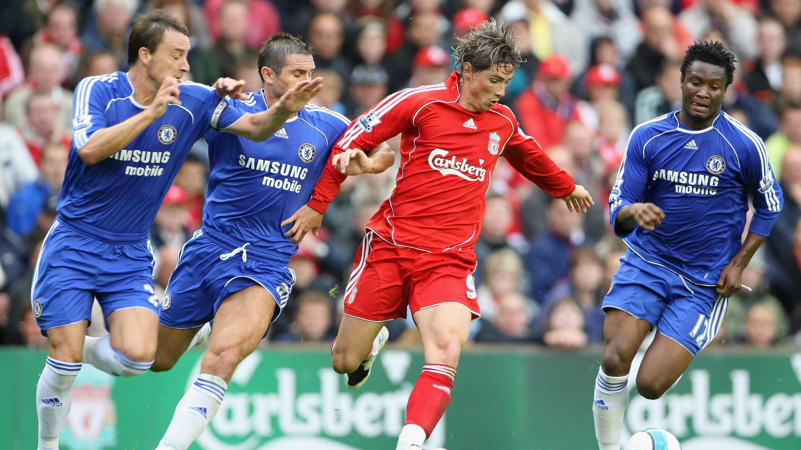 全黑队的攻防速度与转化为其赢得橄榄球比赛奠定基础，全黑队服